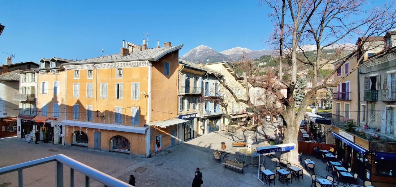 L'Hivernet, Grand Triplex Neuf Au Coeur D'Embrun Acces Facile 외부 사진