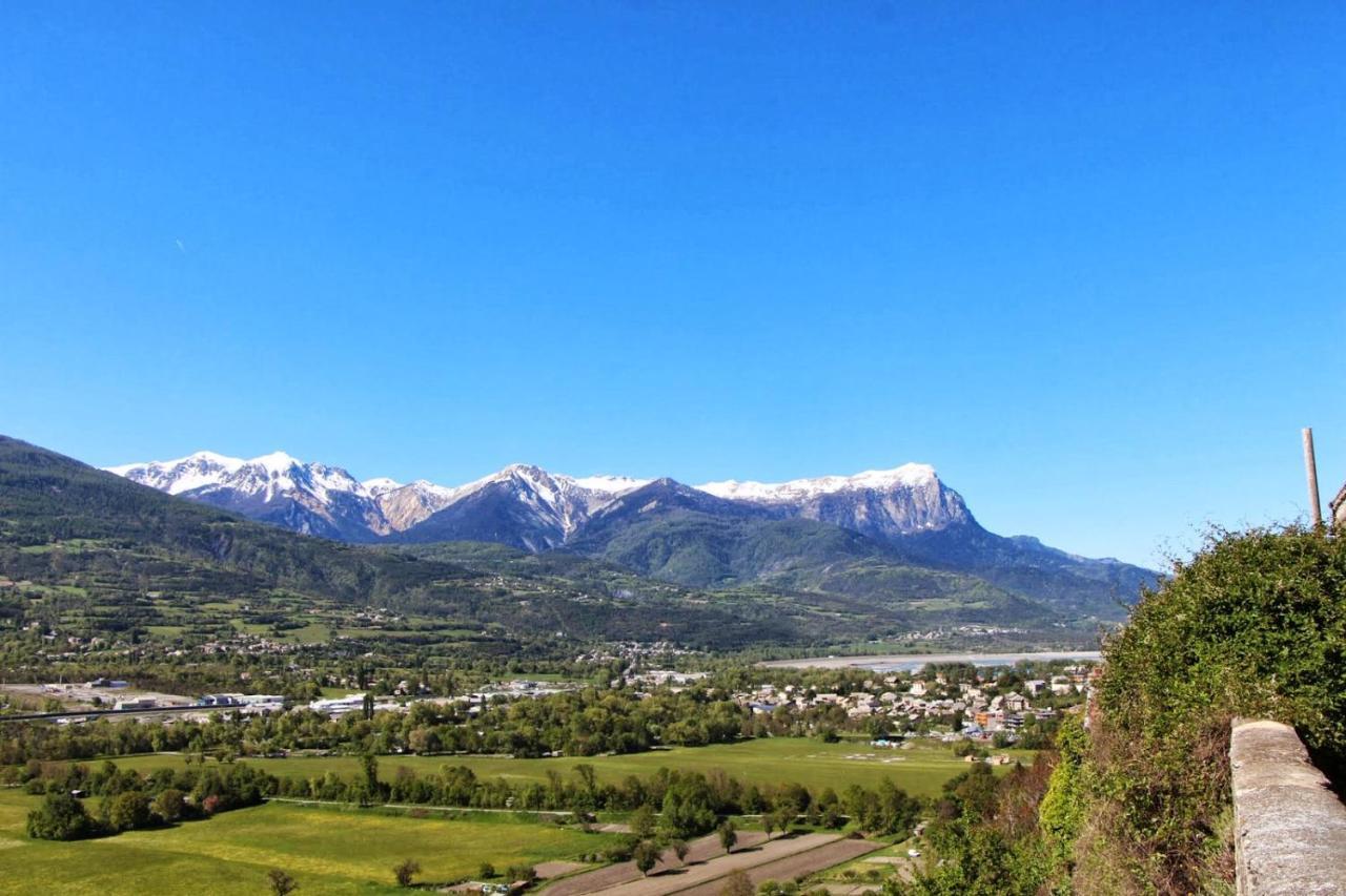L'Hivernet, Grand Triplex Neuf Au Coeur D'Embrun Acces Facile 외부 사진
